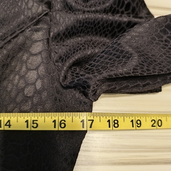 Do+Be Black Rushed Puff Sleeve Geometric Crop Top Gothic Sexy M whimsygoth - Picture 9 of 10